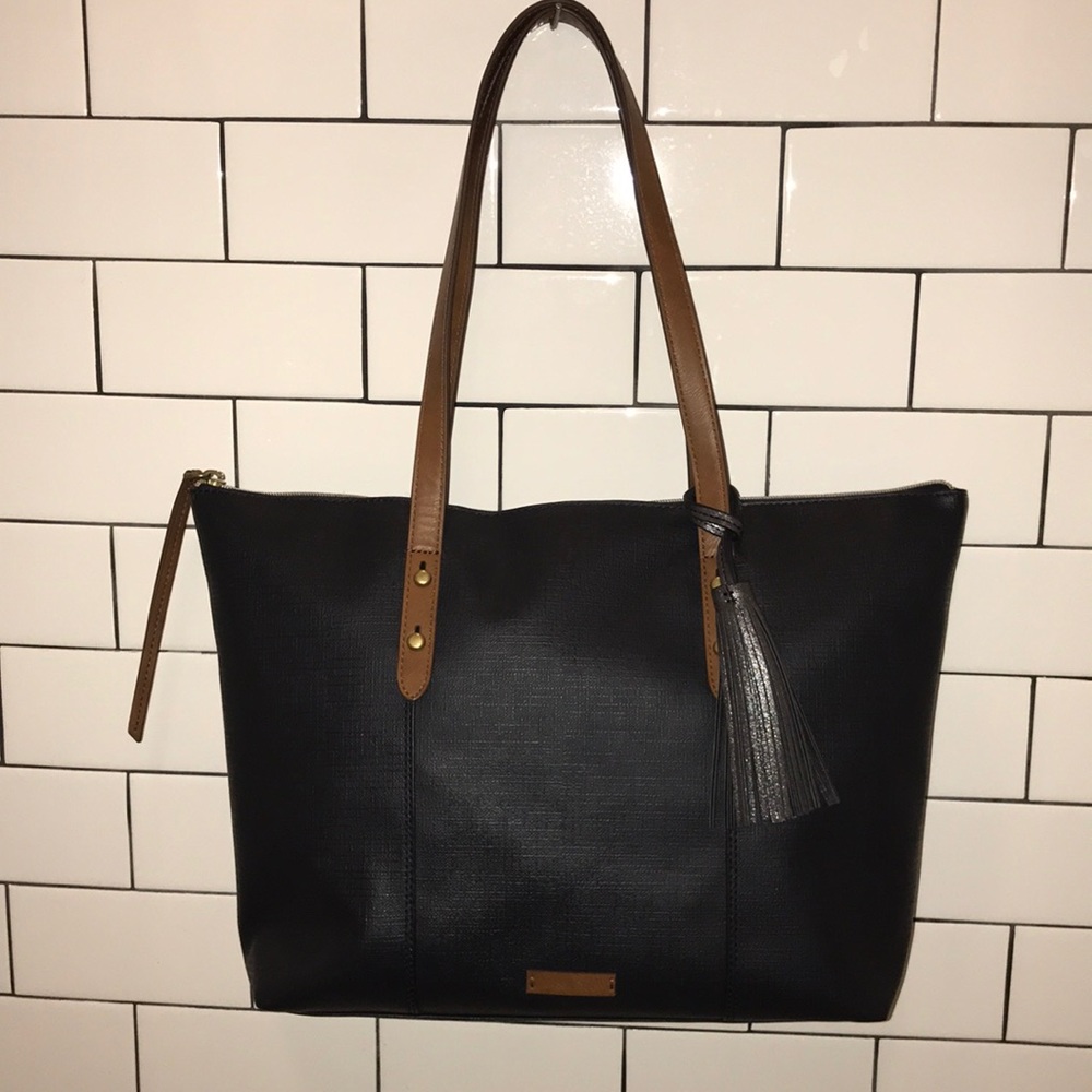 Fossil Tote with Zipper closure.